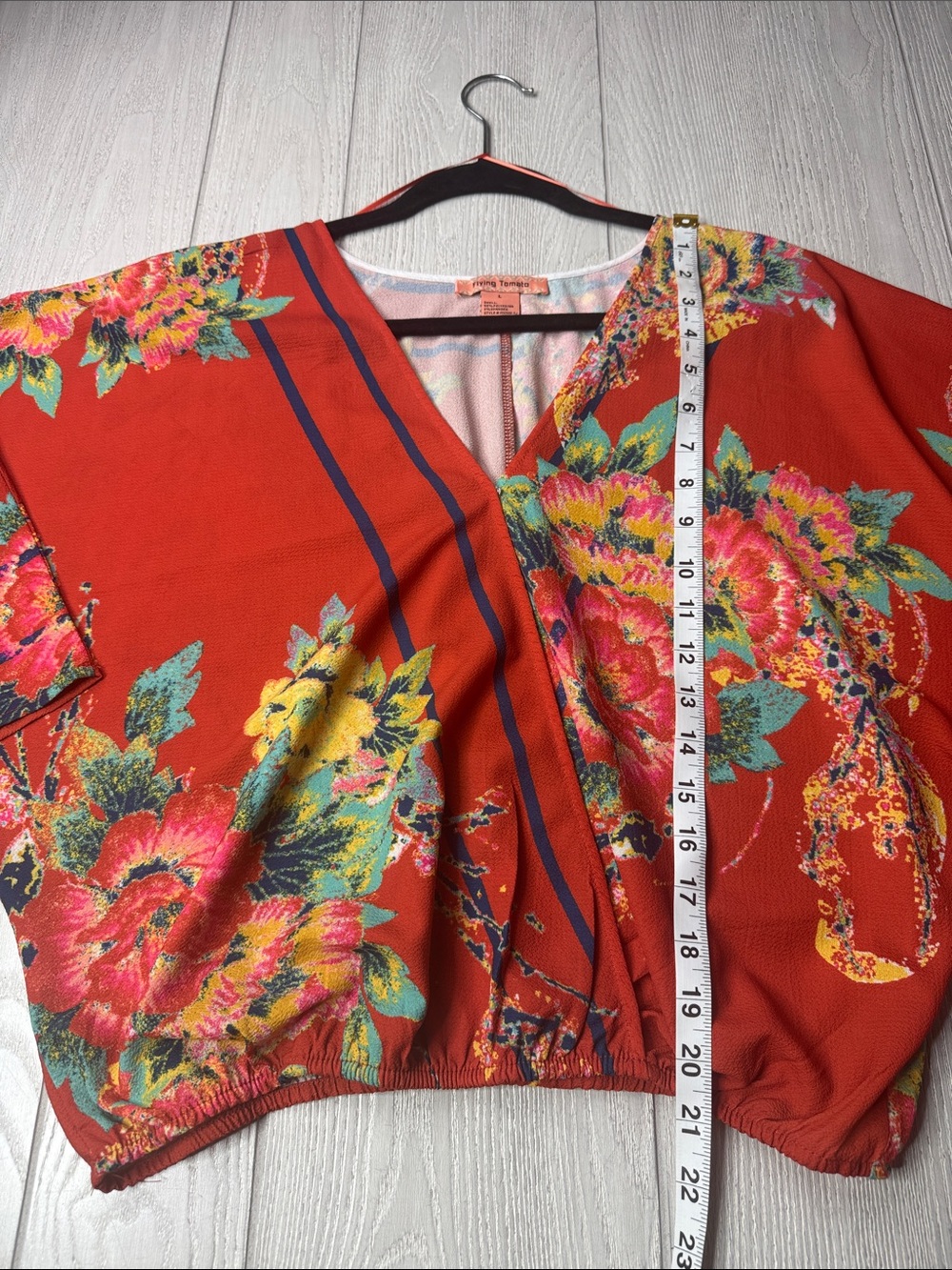 L Flying Tomato boho crop top, bold floral pattern, dolman sleeves, elastic hem - Picture 7 of 8